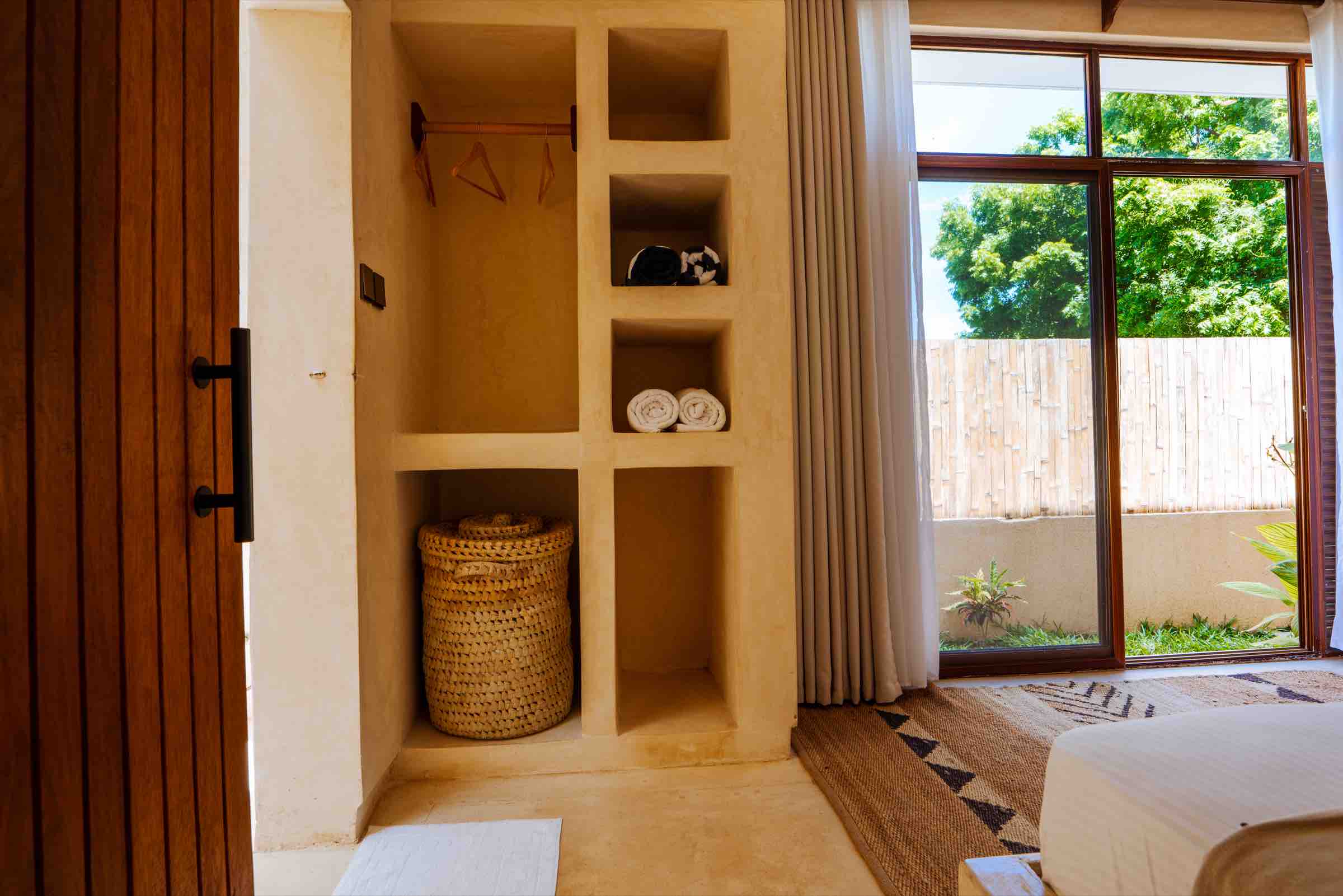 Built-in wardrobe and garden window